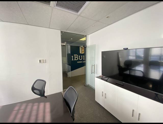 117M² OFFICE TO LET IN STEENBERG